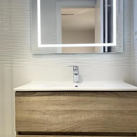 Cd-estudio, Estudio A Estrenar Acogedor Y Funcional, Céntrico, Barrio Tranquilo Apartamento